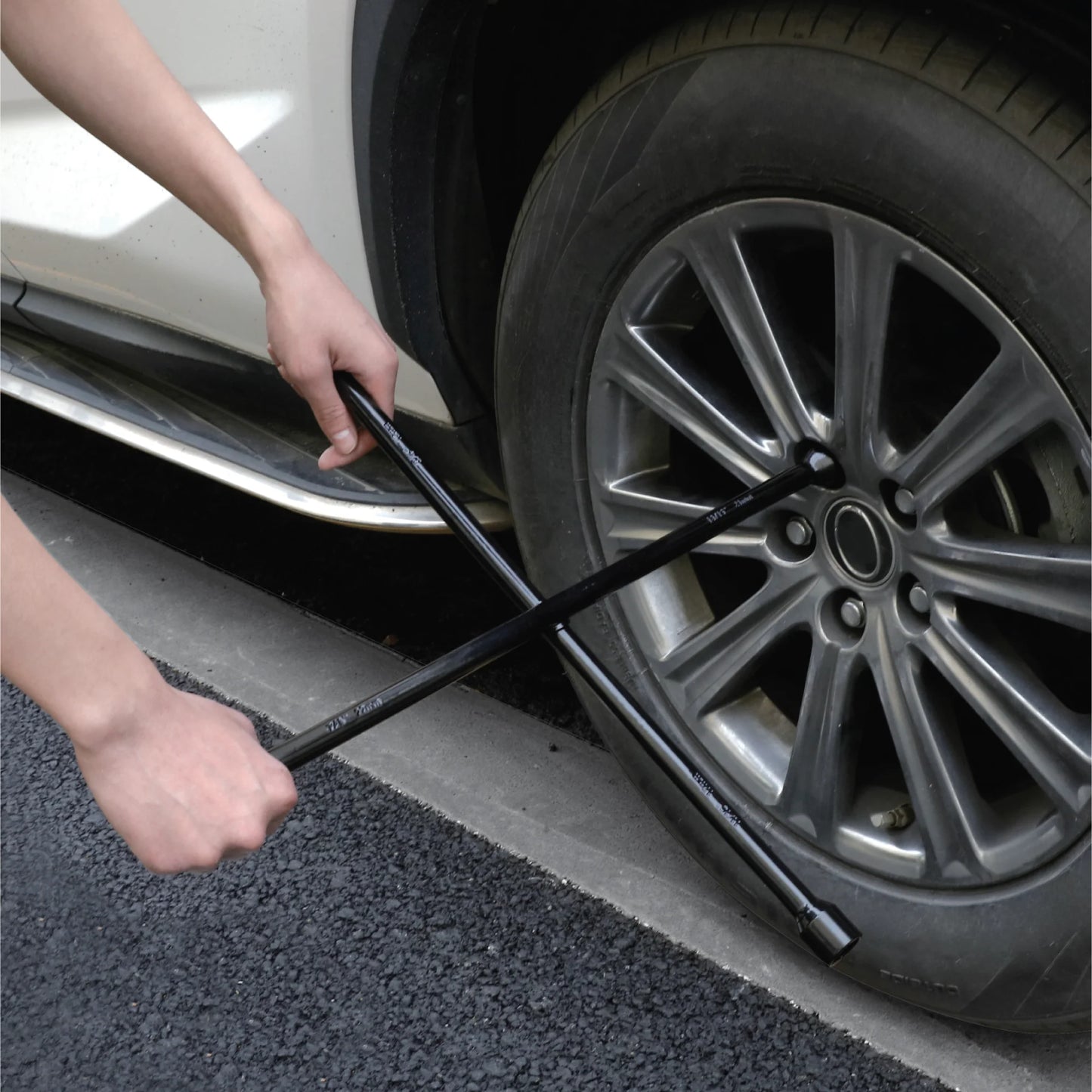 Heavy Duty Lug Wrench, Carbon Steel, Tire Iron 20-inch, Black