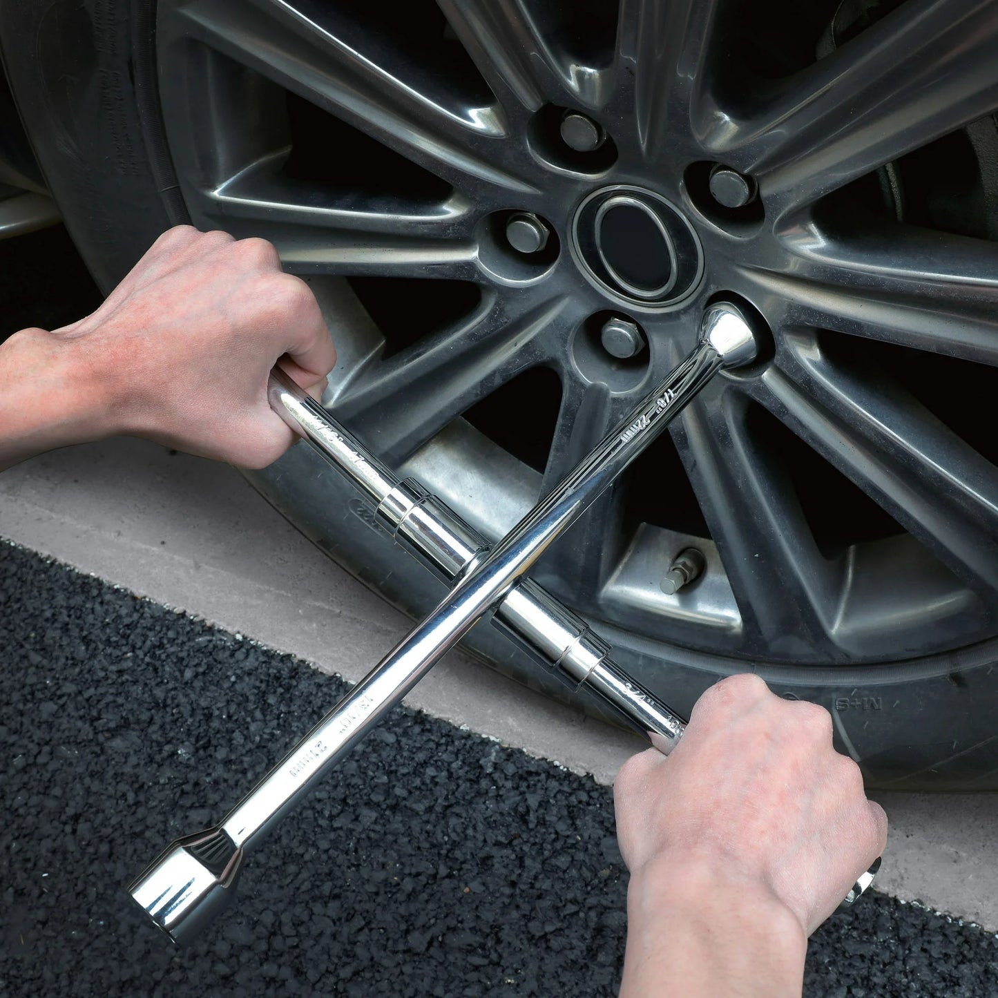 Heavy Duty Folding Lug Wrench, Carbon Steel, 14-inch Tire Iron, Chrome